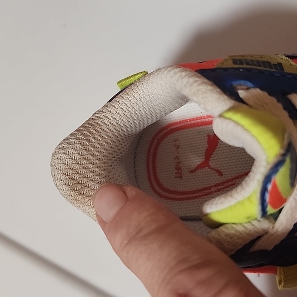 Puma sneakers. Toddler. Size 4C - Picture 6 of 9